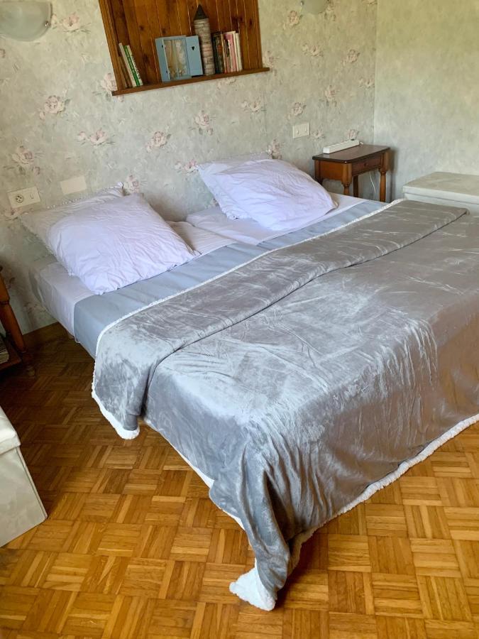 Dormez Dans La Chambre Du Meunier ! Germolles-sur-Grosne Екстер'єр фото